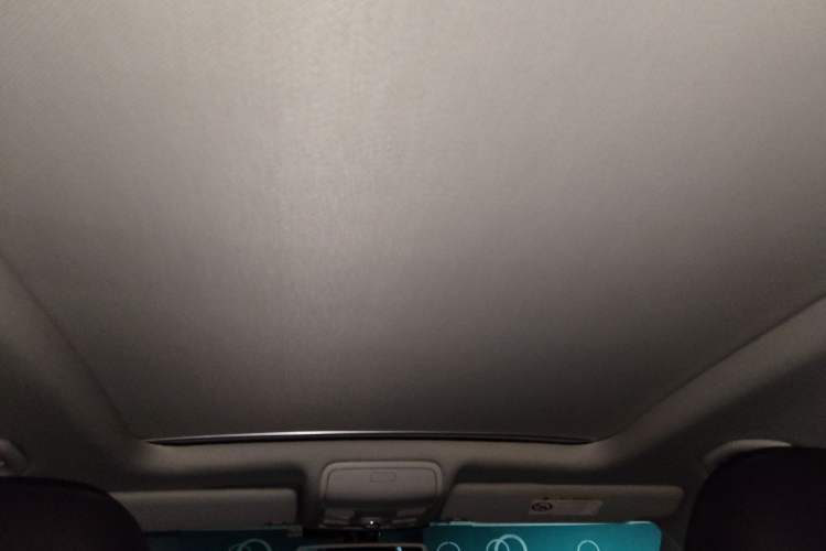 Used Volkswagen Tiguan 2015 2.0 TSI Automatic All-Wheel Drive Luxury Edition Headliner