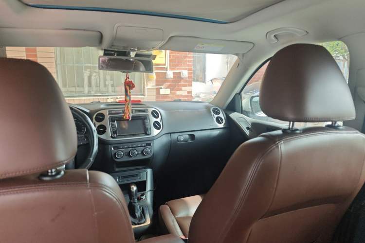 Used Volkswagen Tiguan 2015 1.8TSI Automatic Two-Wheel Drive Luxury Model Headliner