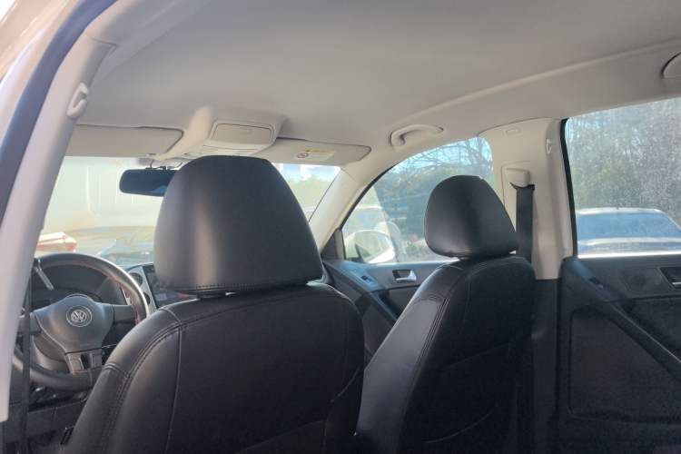 Used Volkswagen Tiguan 2015 1.8TSI Automatic Two-Wheel Drive Trend Edition Headliner