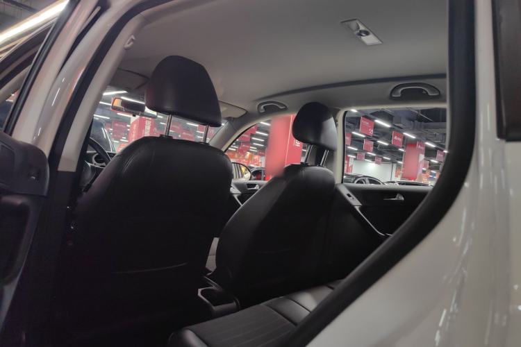 Used Volkswagen Tiguan 2015 1.8TSI Automatic Two-Wheel Drive Trend Edition Headliner