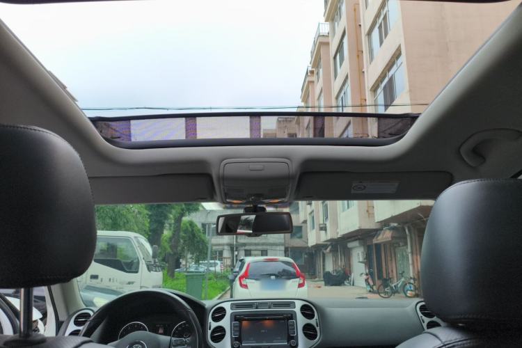 Used Volkswagen Tiguan 2015 1.8TSI Automatic Two-Wheel Drive Luxury Model Headliner
