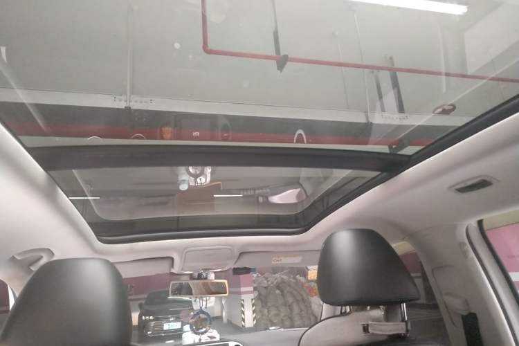 Used Volkswagen Tiguan 2015 1.8TSI Automatic Two-Wheel Drive Luxury Model Headliner