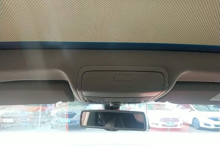 Used Volkswagen Tiguan 2015 1.8TSI Automatic Two-Wheel Drive Luxury Model Headliner