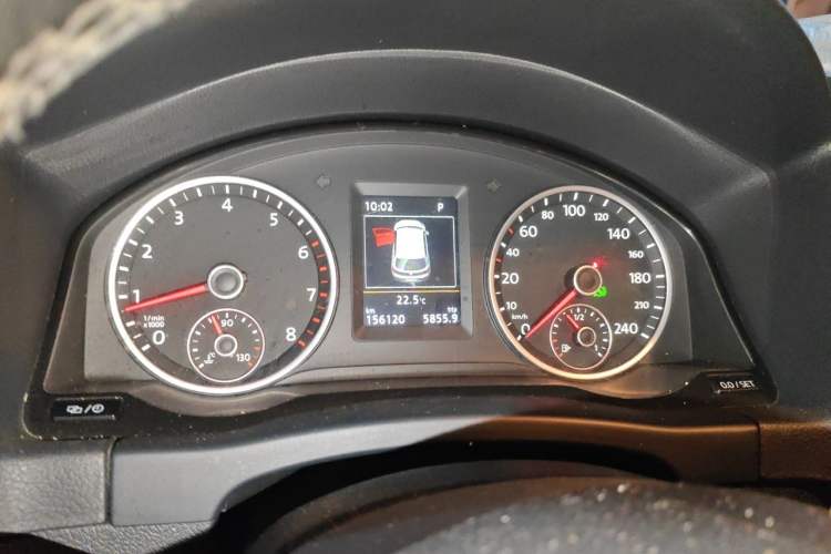 Used Volkswagen Tiguan 2015 1.8TSI Automatic All-Wheel-Drive Luxury Model Instrument Cluster