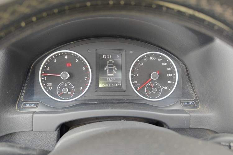 Used Volkswagen Tiguan 2015 1.8TSI Automatic All-Wheel Drive Style Vision Edition Instrument Cluster