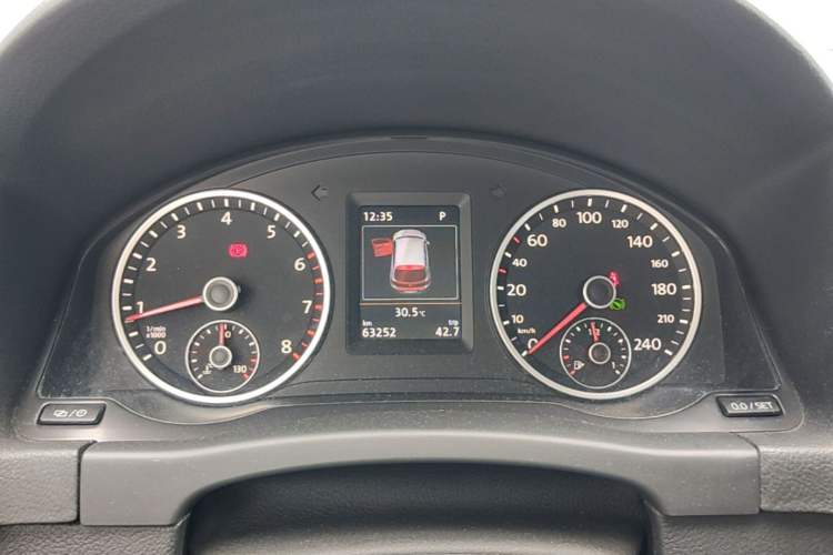Used Volkswagen Tiguan 2015 1.8TSI Automatic Two-Wheel Drive Luxury Model Instrument Cluster