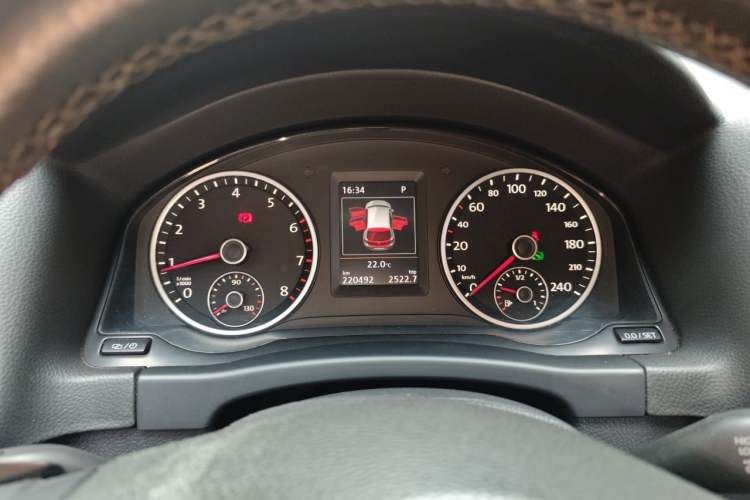 Used Volkswagen Tiguan 2015 1.8TSI Automatic Two-Wheel Drive Luxury Model Instrument Cluster