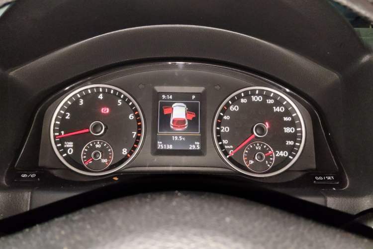 Used Volkswagen Tiguan 2015 1.8TSI Automatic Two-Wheel Drive Luxury Model Instrument Cluster