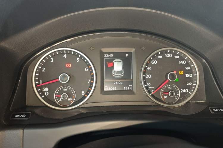 Used Volkswagen Tiguan 2015 1.8TSI Automatic Two-Wheel Drive Luxury Model Instrument Cluster