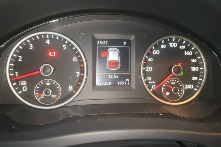 Used Volkswagen Tiguan 2015 1.8TSI Automatic All-Wheel-Drive Luxury Model Instrument Cluster