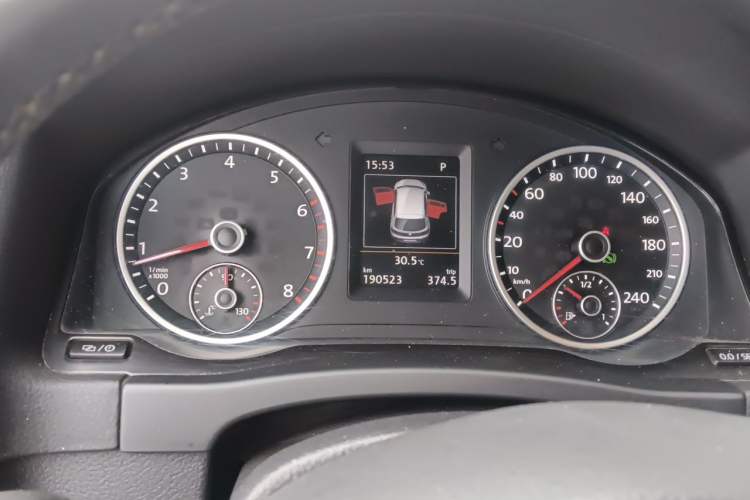Used Volkswagen Tiguan 2015 1.8TSI Automatic All-Wheel-Drive Luxury Model Instrument Cluster