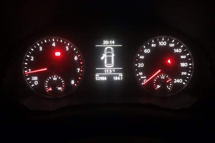 Used Volkswagen Tiguan 2015 1.8TSI Manual Two-Wheel Drive Fashion Edition Instrument Cluster