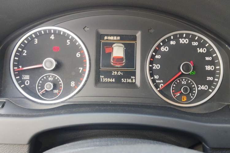 Used Volkswagen Tiguan 2015 1.8TSI Automatic All-Wheel-Drive Luxury Model Instrument Cluster