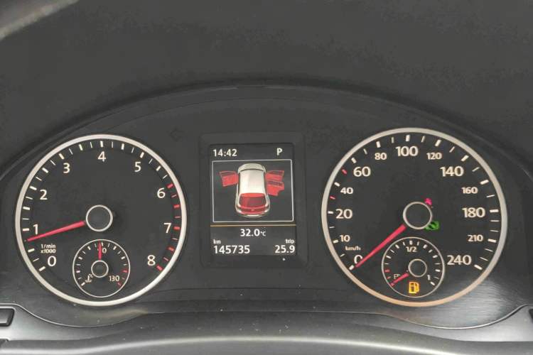 Used Volkswagen Tiguan 2015 1.8TSI Automatic Two-Wheel Drive Luxury Model Instrument Cluster