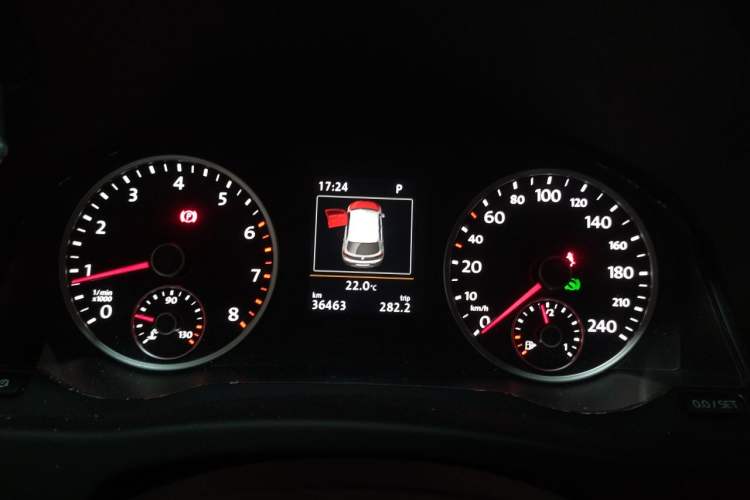 Used Volkswagen Tiguan 2015 2.0 TSI Comfort Edition Instrument Cluster