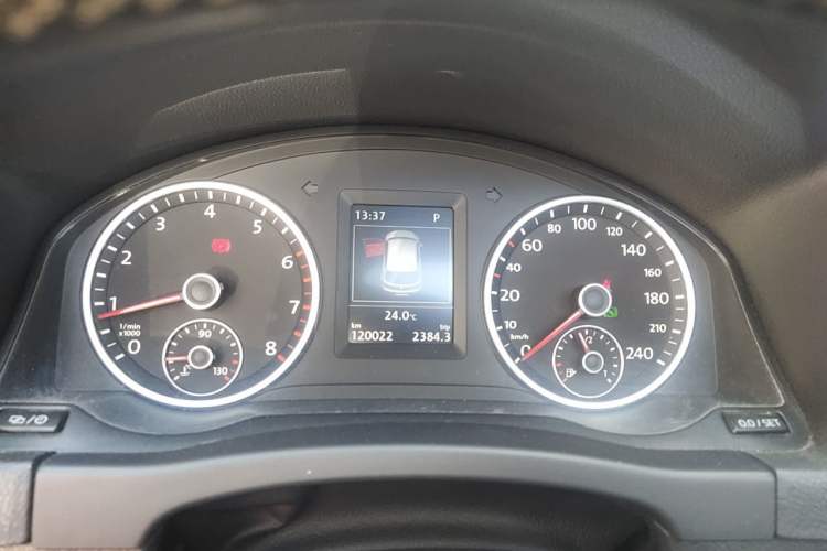 Used Volkswagen Tiguan 2015 1.8TSI Automatic All-Wheel-Drive Luxury Model Instrument Cluster