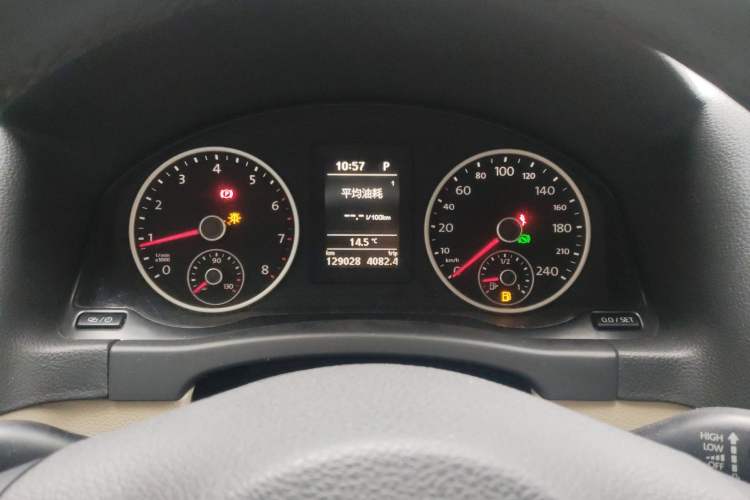 Used Volkswagen Tiguan 2015 1.8TSI Automatic Two-Wheel Drive Comfort Edition Instrument Cluster