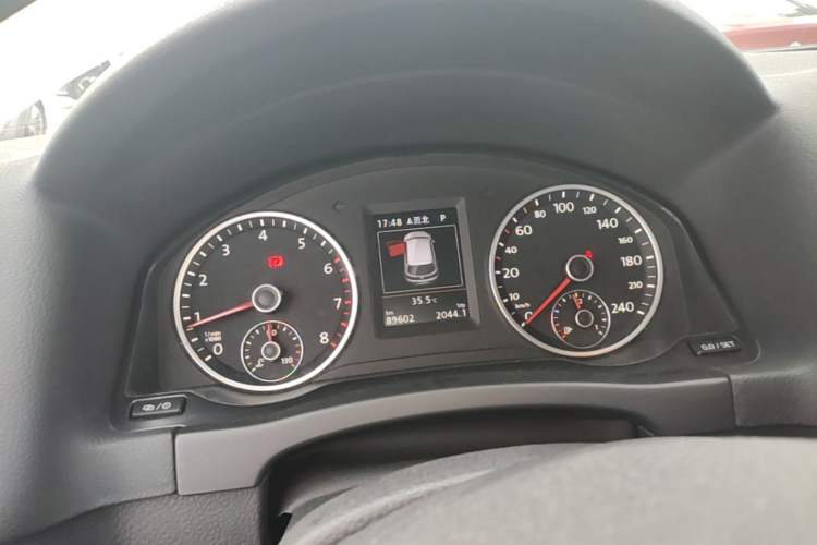 Used Volkswagen Tiguan 2015 1.8TSI Automatic Two-Wheel Drive Luxury Model Instrument Cluster