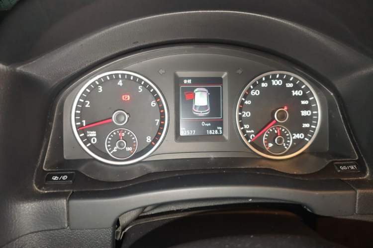 Used Volkswagen Tiguan 2015 2.0 TSI Automatic All-Wheel Drive Flagship Edition Instrument Cluster