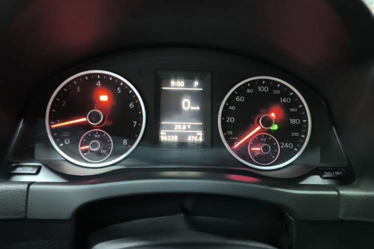 Used Volkswagen Tiguan 2015 1.8TSI Automatic Two-Wheel Drive Trend Edition Instrument Cluster