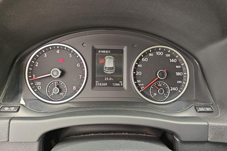 Used Volkswagen Tiguan 2015 1.8TSI Automatic All-Wheel-Drive Luxury Model Instrument Cluster