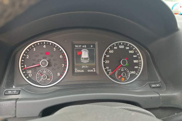 Used Volkswagen Tiguan 2015 1.8TSI Automatic Two-Wheel Drive Luxury Model Instrument Cluster