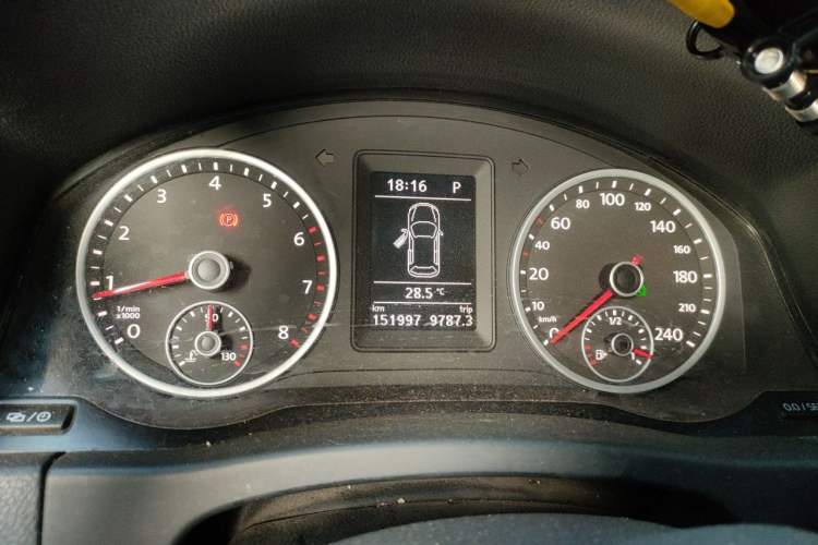 Used Volkswagen Tiguan 2015 1.8TSI Automatic Two-Wheel Drive Comfort Edition Instrument Cluster