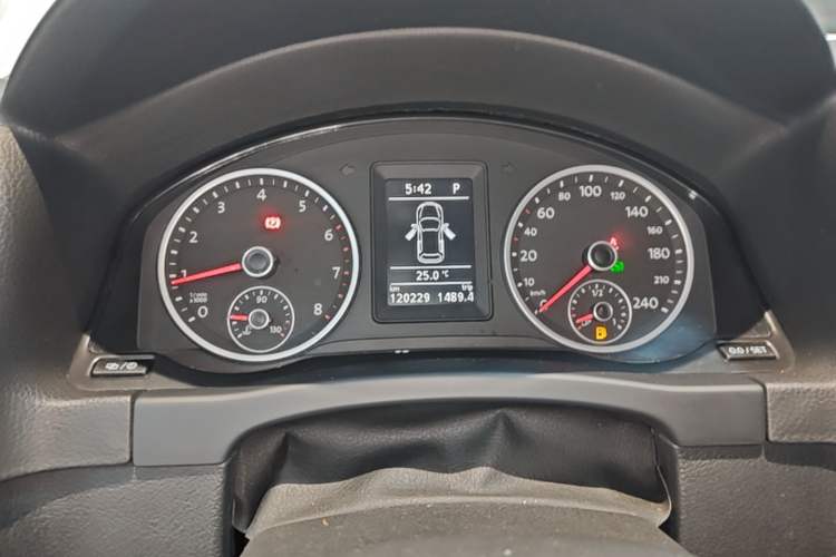 Used Volkswagen Tiguan 2015 1.8TSI Automatic All-Wheel Drive Comfort Edition Instrument Cluster