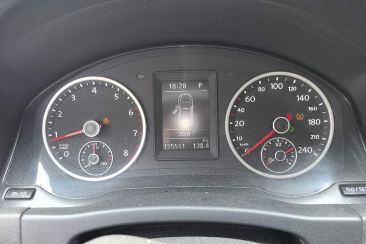 Used Volkswagen Tiguan 2015 1.8TSI Automatic All-Wheel Drive Style Vision Edition Instrument Cluster