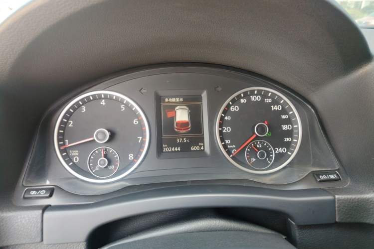Used Volkswagen Tiguan 2015 1.8TSI Automatic Two-Wheel Drive Luxury Model Instrument Cluster