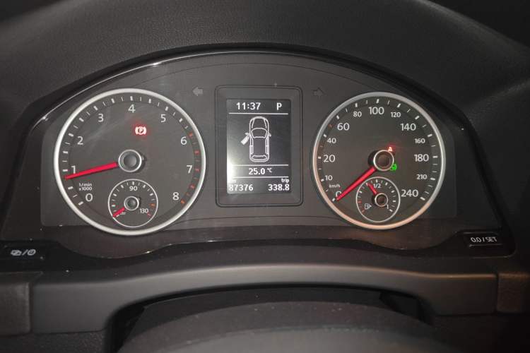 Used Volkswagen Tiguan 2015 1.8TSI Automatic Two-Wheel Drive Trend Edition Instrument Cluster