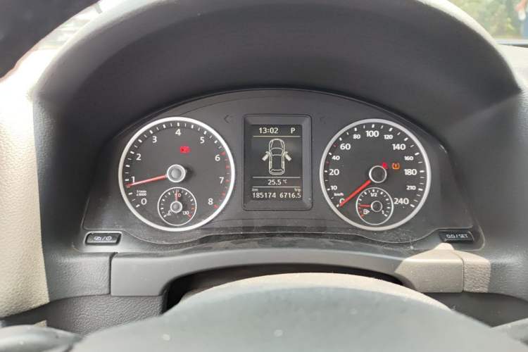 Used Volkswagen Tiguan 2015 1.8TSI Automatic Two-Wheel Drive Comfort Edition Instrument Cluster