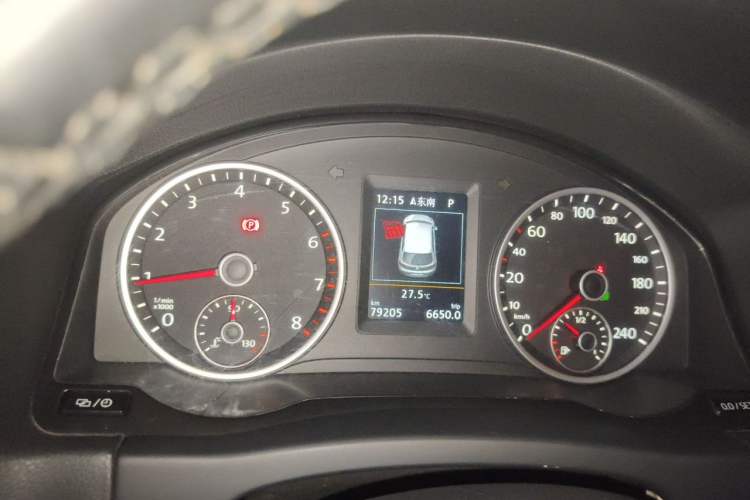 Used Volkswagen Tiguan 2015 2.0 TSI Automatic All-Wheel Drive Luxury Edition Instrument Cluster