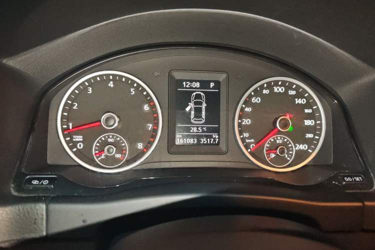 Used Volkswagen Tiguan 2015 1.8TSI Automatic Two-Wheel Drive Comfort Edition Instrument Cluster