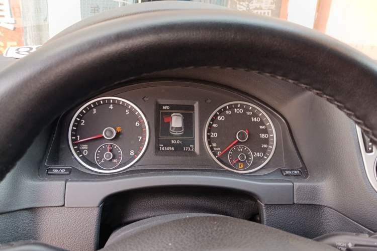 Used Volkswagen Tiguan 2015 1.8TSI Automatic All-Wheel-Drive Luxury Model Instrument Cluster