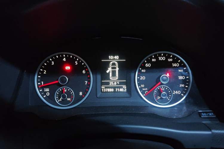Used Volkswagen Tiguan 2015 1.8TSI Manual Two-Wheel Drive Fashion Edition Instrument Cluster