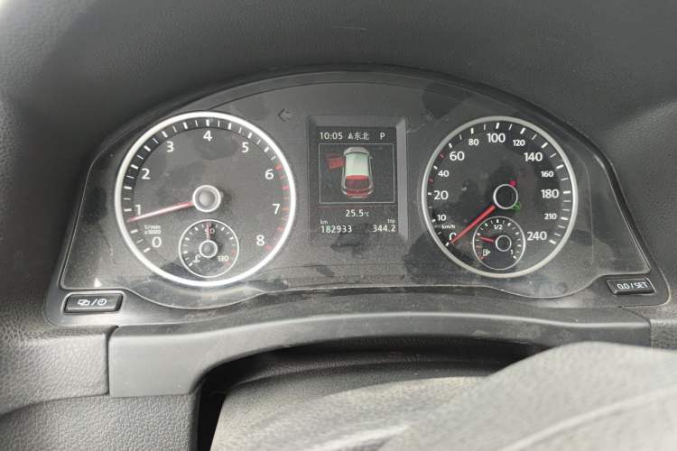 Used Volkswagen Tiguan 2015 2.0 TSI Automatic All-Wheel Drive Luxury Edition Instrument Cluster