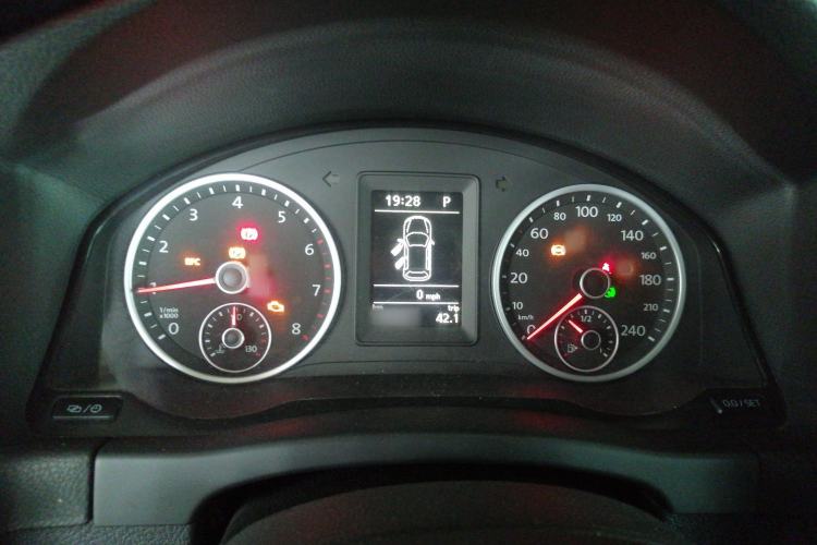 Used Volkswagen Tiguan 2015 1.8TSI Automatic Two-Wheel Drive Comfort Edition Instrument Cluster