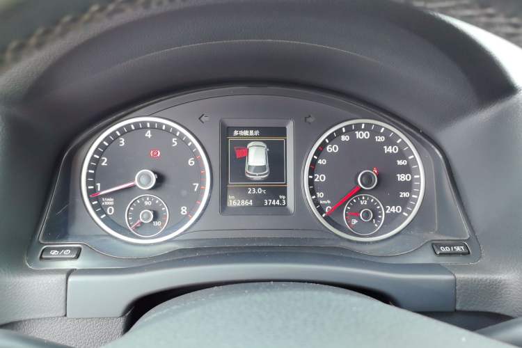 Used Volkswagen Tiguan 2015 1.8TSI Automatic Two-Wheel Drive Luxury Model Instrument Cluster