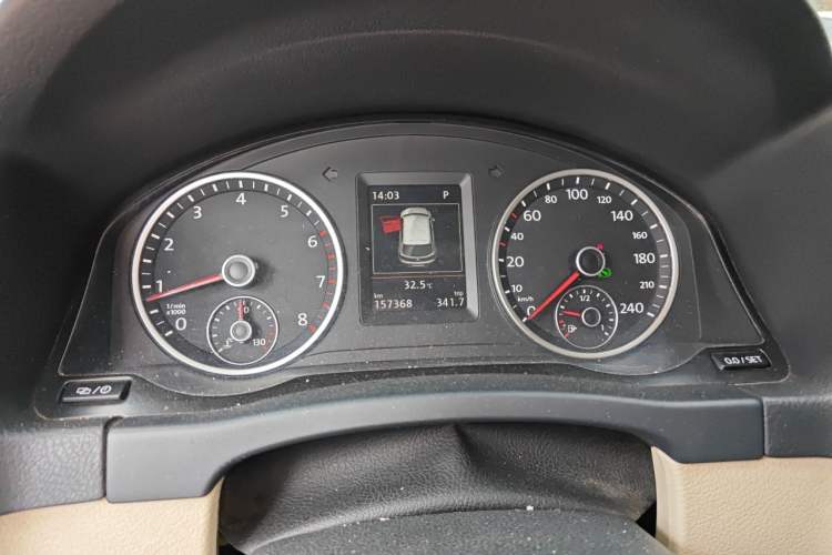 Used Volkswagen Tiguan 2015 1.8TSI Automatic All-Wheel-Drive Luxury Model Instrument Cluster