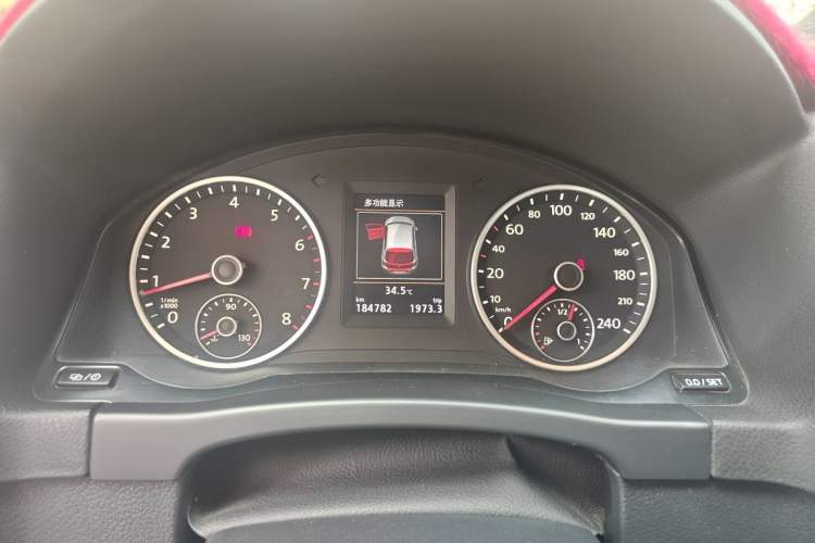 Used Volkswagen Tiguan 2015 1.8TSI Automatic Two-Wheel Drive Luxury Model Instrument Cluster