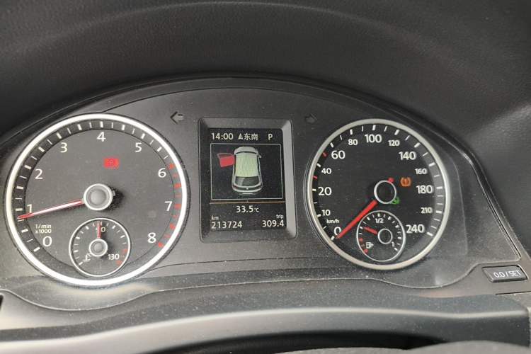Used Volkswagen Tiguan 2015 1.8TSI Automatic Two-Wheel Drive Luxury Model Instrument Cluster