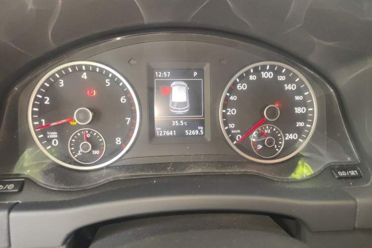 Used Volkswagen Tiguan 2015 1.8TSI Automatic All-Wheel-Drive Luxury Model Instrument Cluster