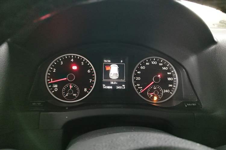 Used Volkswagen Tiguan 2015 1.8TSI Automatic Two-Wheel Drive Luxury Model Instrument Cluster
