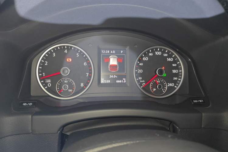Used Volkswagen Tiguan 2015 1.8TSI Automatic All-Wheel-Drive Luxury Model Instrument Cluster
