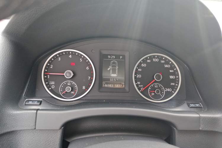 Used Volkswagen Tiguan 2015 2.0 TSI Automatic All-Wheel Drive Comfort Vision Edition Instrument Cluster
