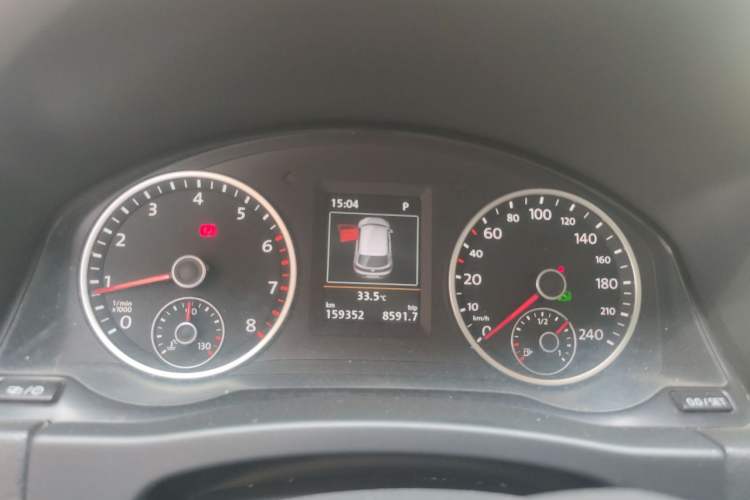 Used Volkswagen Tiguan 2015 2.0 TSI Automatic All-Wheel Drive Luxury Edition Instrument Cluster