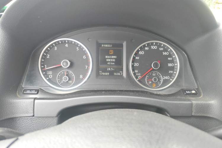 Used Volkswagen Tiguan 2015 1.8TSI Automatic All-Wheel-Drive Luxury Model Instrument Cluster