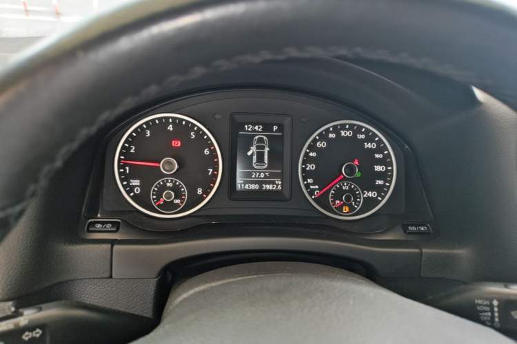 Used Volkswagen Tiguan 2015 1.8TSI Automatic Two-Wheel Drive Comfort Edition Instrument Cluster