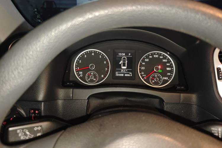 Used Volkswagen Tiguan 2015 1.8TSI Automatic Two-Wheel Drive Trend Edition Instrument Cluster